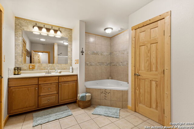 Listing photo id 19 for 15835 Us Highway 90 E