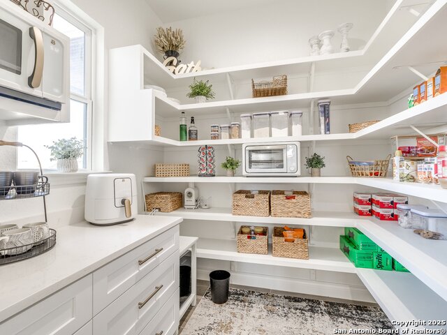 Image 11 of 43 For 218 Edgewood Cir