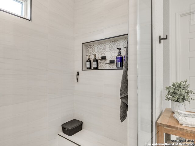 Image 21 of 43 For 218 Edgewood Cir