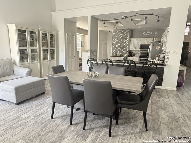 Image 10 of 49 For 2710 Montebello