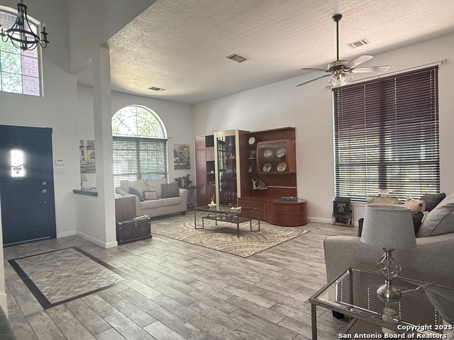 Image 14 of 49 For 2710 Montebello