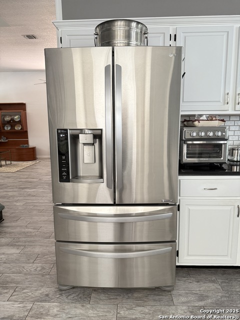 Image 18 of 49 For 2710 Montebello