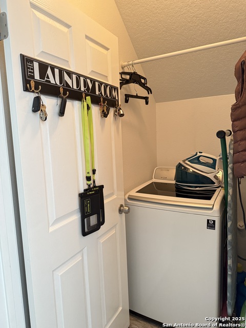 Image 33 of 49 For 2710 Montebello