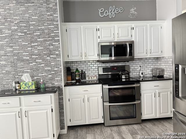 Image 37 of 49 For 2710 Montebello