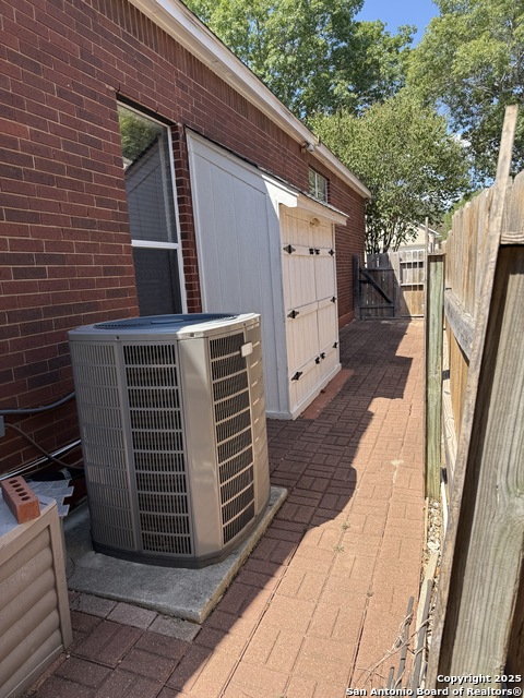 Image 43 of 49 For 2710 Montebello