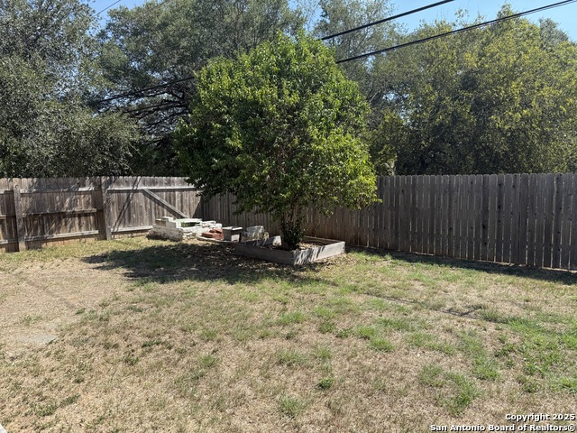 Image 44 of 49 For 2710 Montebello