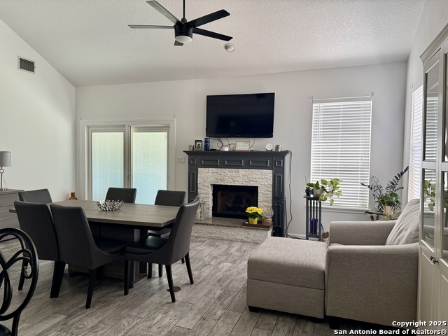 Image 6 of 49 For 2710 Montebello