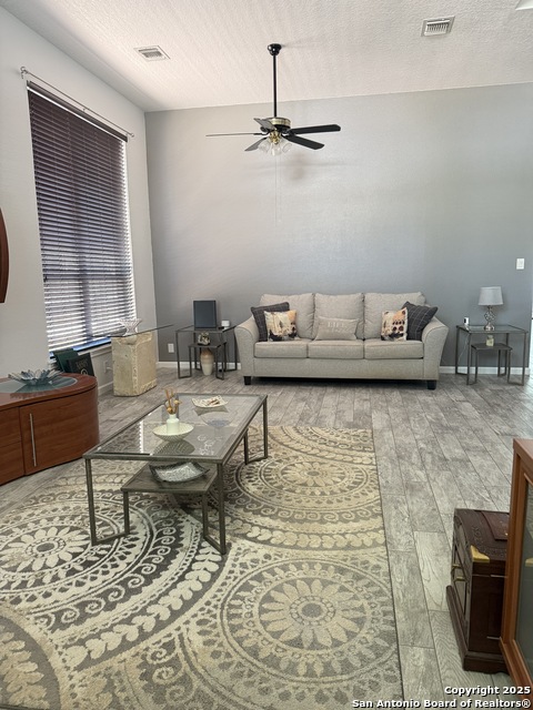 Image 9 of 49 For 2710 Montebello