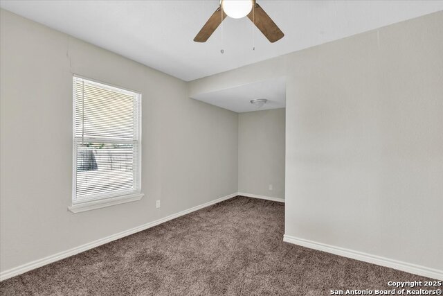 Image 17 of 26 For 450 Millwood Ln