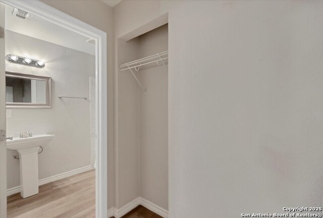 Image 20 of 26 For 450 Millwood Ln