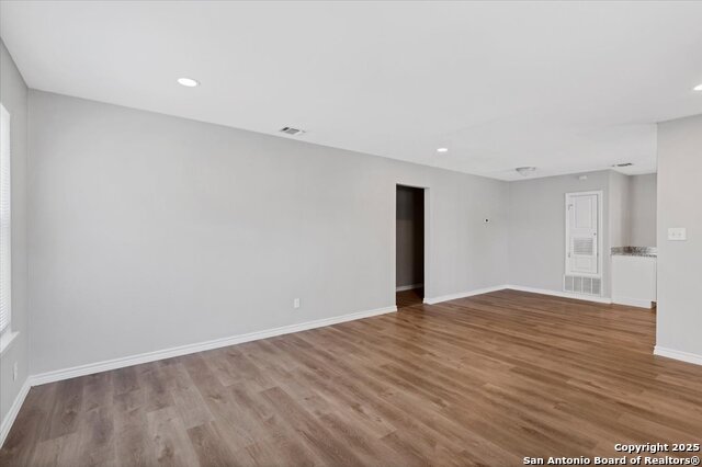 Image 3 of 26 For 450 Millwood Ln