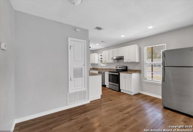 Image 6 of 26 For 450 Millwood Ln