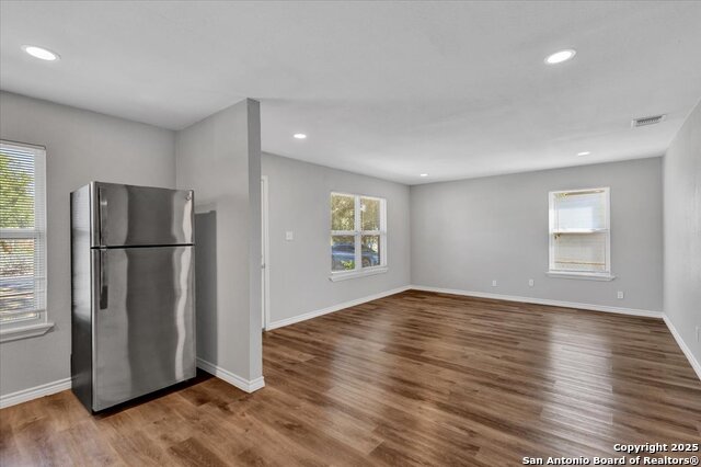 Image 8 of 26 For 450 Millwood Ln