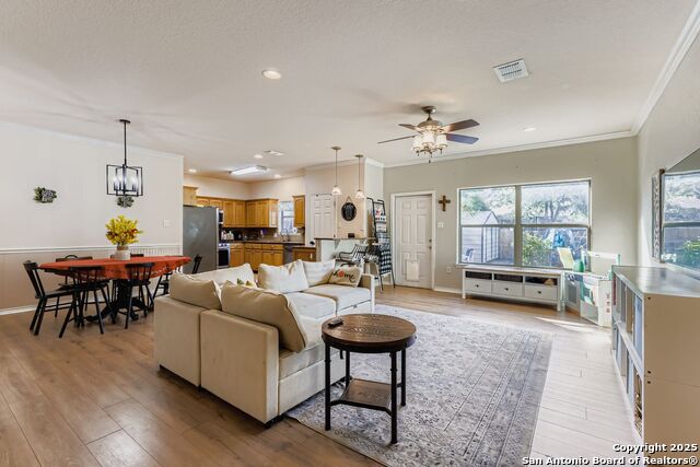 Listing photo id 4 for 118 Santa Fe