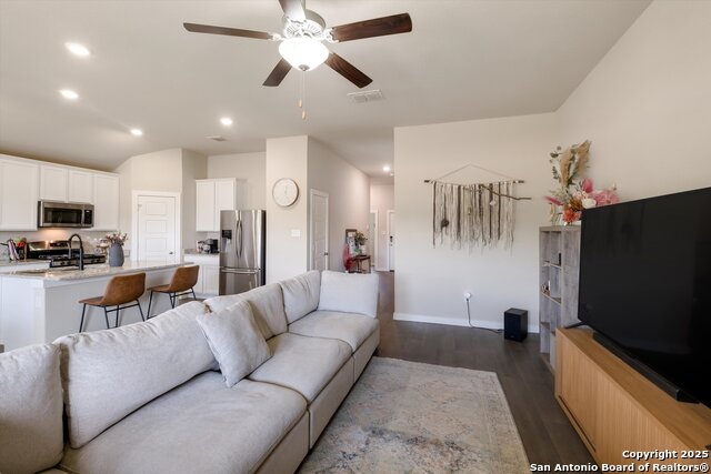 Image 13 of 26 For 7060 Rimwood