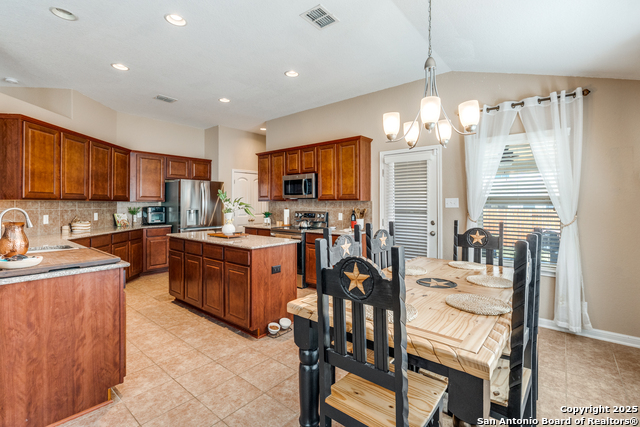 Listing photo id 8 for 6722 Pleasant Bay