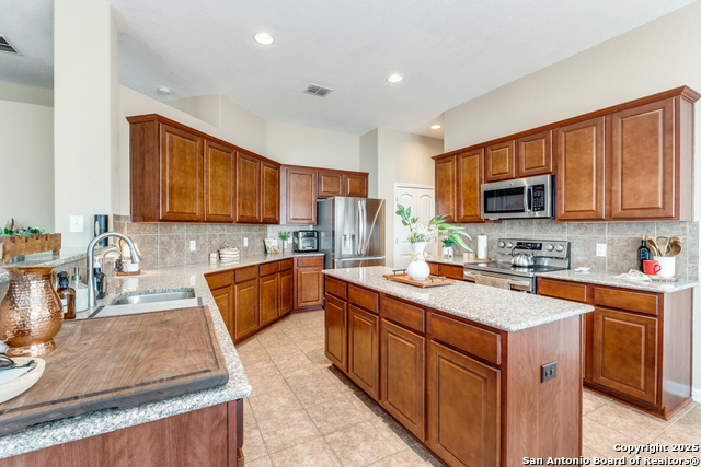 Listing photo id 9 for 6722 Pleasant Bay