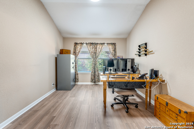 Listing photo id 19 for 6722 Pleasant Bay