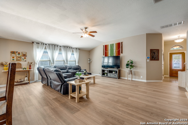 Listing photo id 4 for 6722 Pleasant Bay