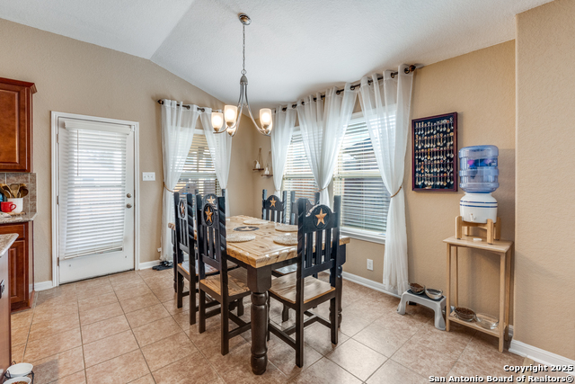 Listing photo id 7 for 6722 Pleasant Bay