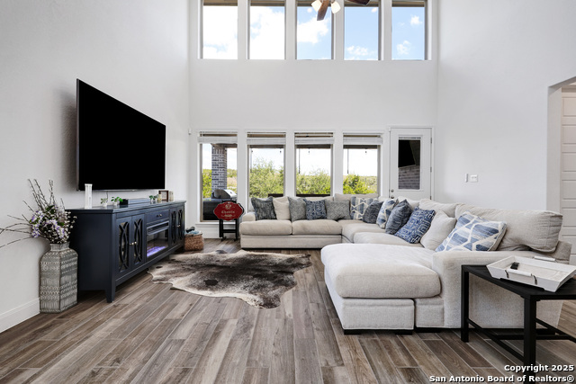 Image 13 of 38 For 24110 Sidehill Lie