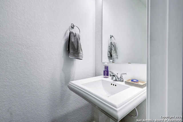 Image 22 of 38 For 24110 Sidehill Lie