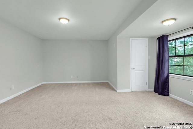 Image 37 of 45 For 749 Summerwood