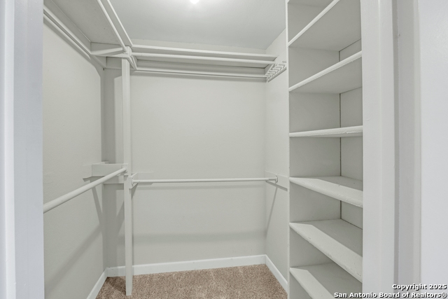 Image 40 of 45 For 749 Summerwood