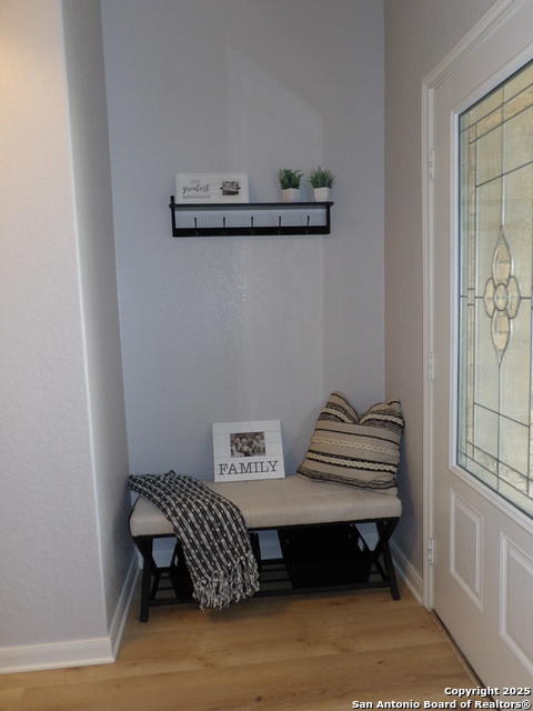 Listing photo id 17 for 6310 Aster