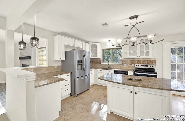 Image 15 of 42 For 10806 Dreamland