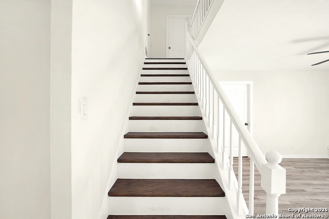 Image 27 of 42 For 10806 Dreamland