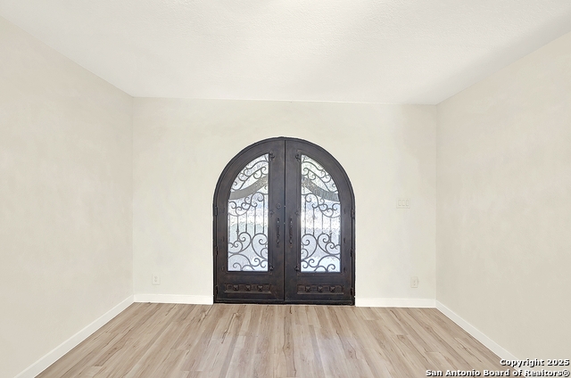 Image 35 of 42 For 10806 Dreamland