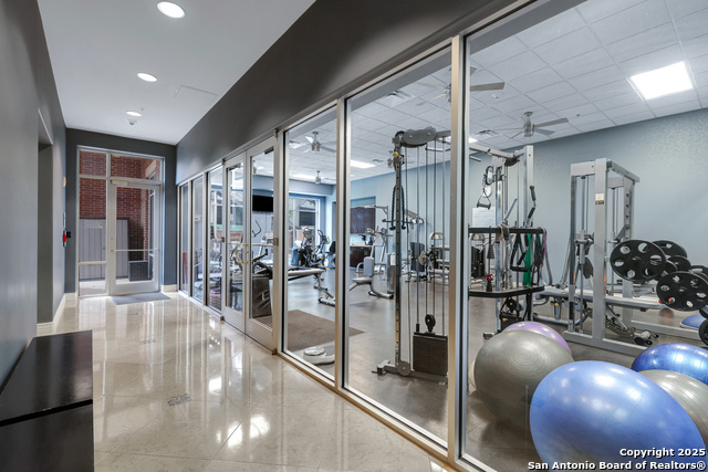 Image 28 of 34 For 215 Center St. 1205