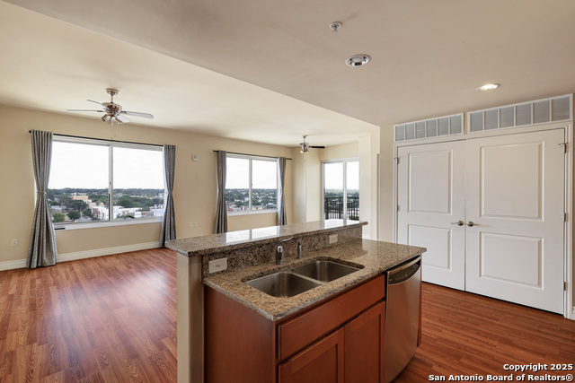 Image 8 of 34 For 215 Center St. 1205