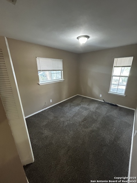 Listing photo id 9 for 1826 Laven Dr