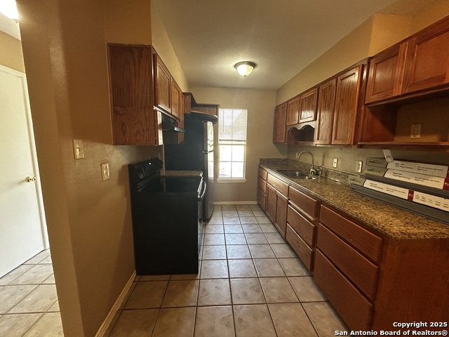 Listing photo id 3 for 1826 Laven Dr