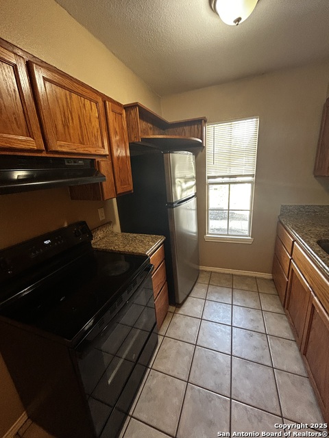 Listing photo id 4 for 1826 Laven Dr