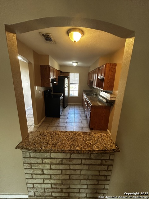 Listing photo id 6 for 1826 Laven Dr