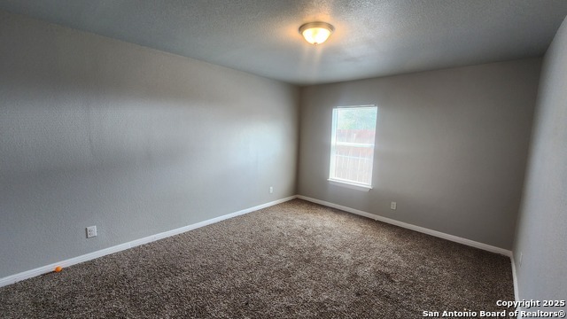 Listing photo id 9 for 171 Tedder  