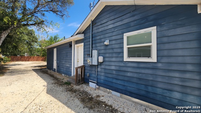 Listing photo id 17 for 171 Tedder  