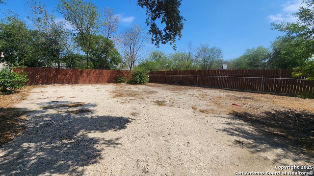 Listing photo id 21 for 171 Tedder  