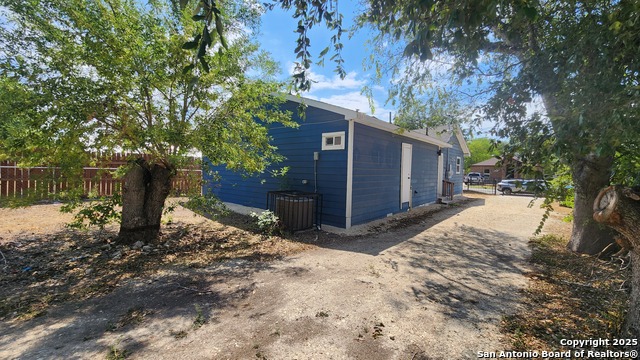 Listing photo id 24 for 171 Tedder  