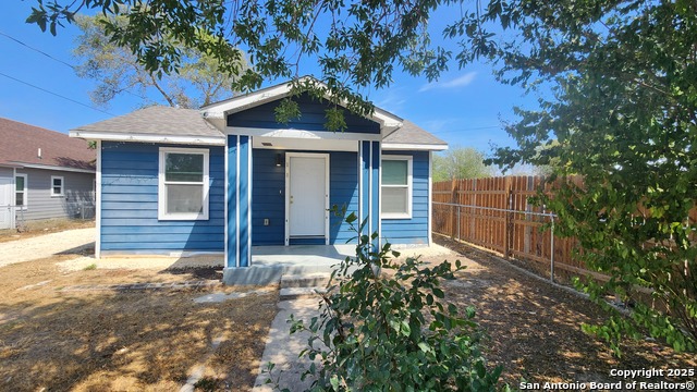 Listing photo id 1 for 171 Tedder  