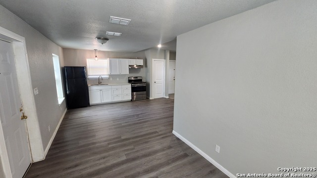 Listing photo id 2 for 171 Tedder  