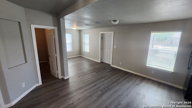 Listing photo id 3 for 171 Tedder  