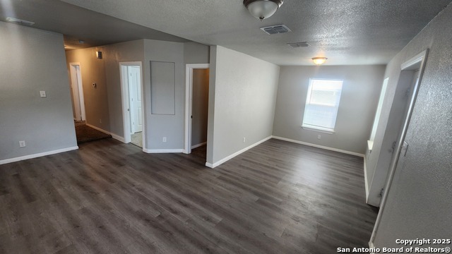 Listing photo id 4 for 171 Tedder  