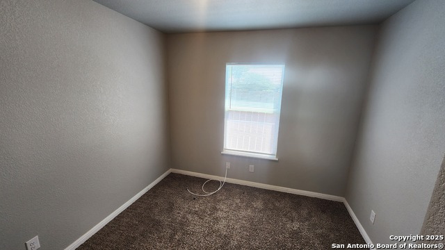 Listing photo id 7 for 171 Tedder  