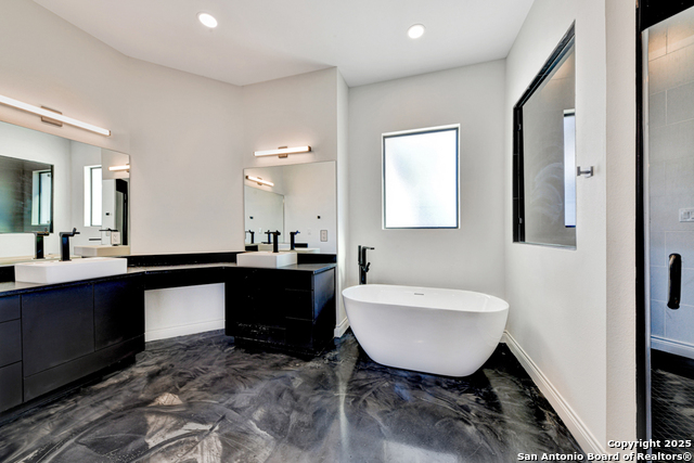 Image 13 of 55 For 5833 Copper Valley