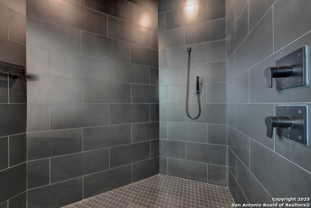 Image 14 of 55 For 5833 Copper Valley