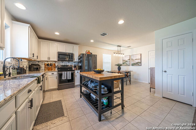 Image 10 of 40 For 12074 Canyon Rock Ln